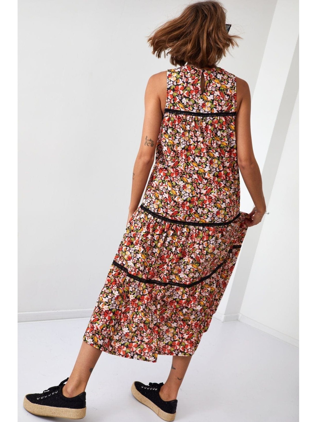 Trapezoid summer dress with flowers, black and orange 3078 - Online store - Boutique